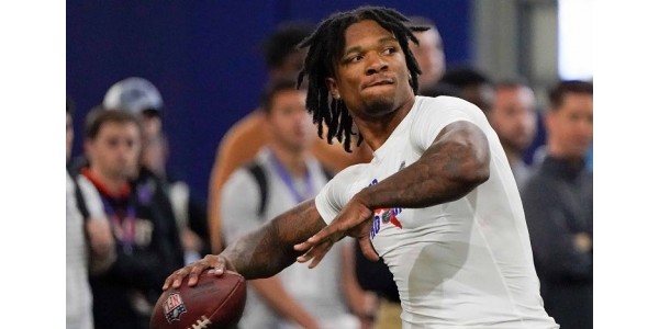 Indianapolis Colts värvar quarterback Anthony richardson med stort 4:e val Indianapolis Colts värvar quarterback Anthony richardson med stort 4:e val